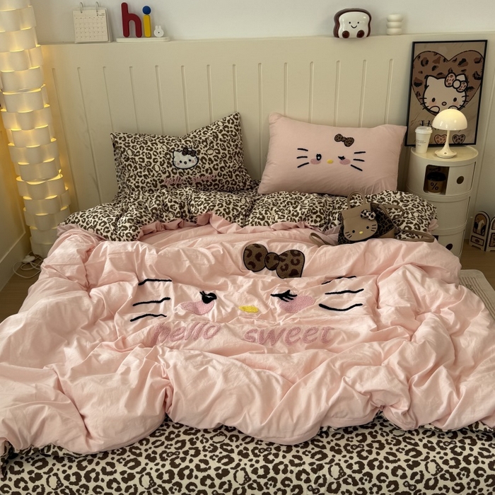 91家纺网 家纺一手货源 找家纺 奈颜 2026新款A类水洗棉大版毛巾绣豹纹小猫四件套--实拍图 豹纹小猫-粉咖