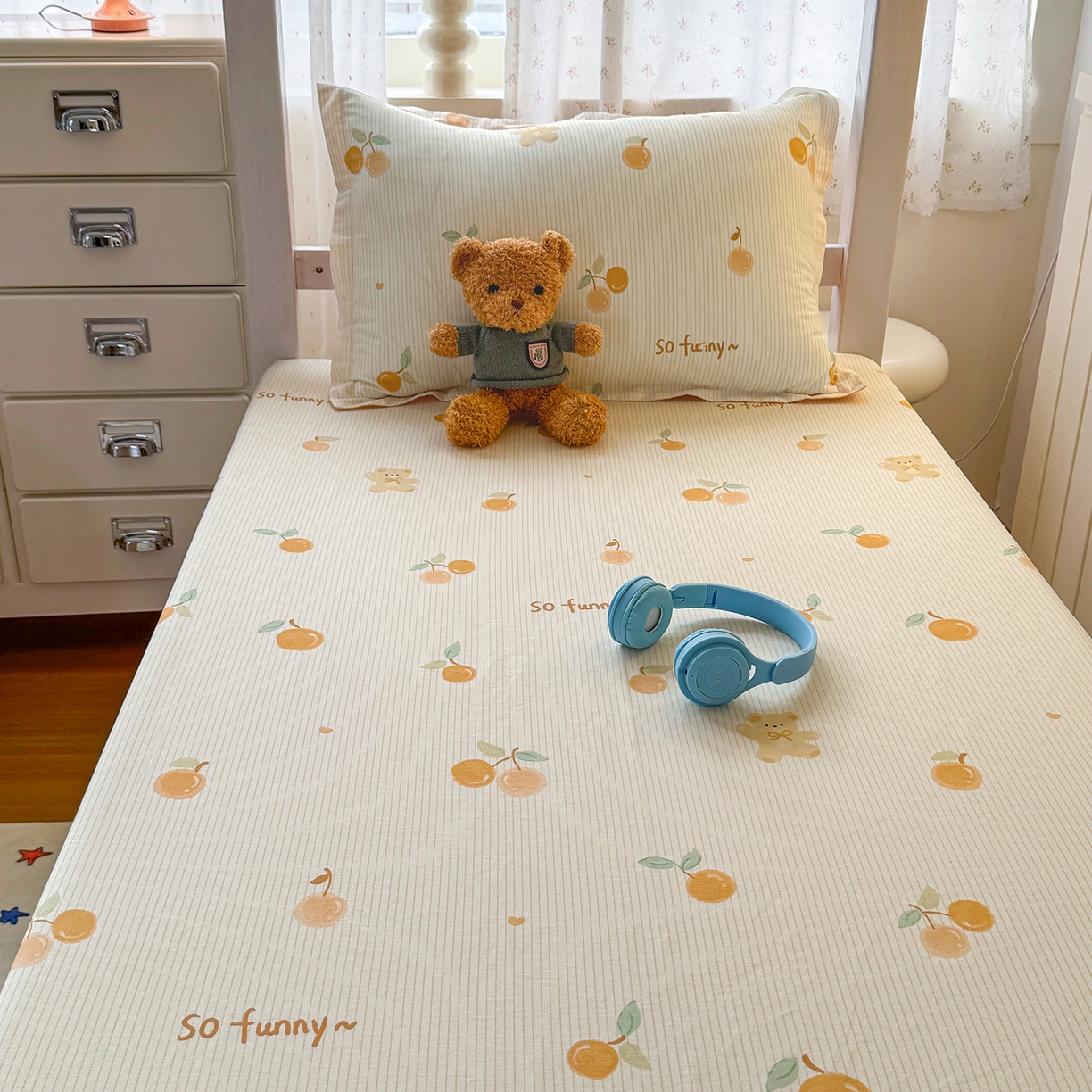 91家纺网 家纺一手货源 找家纺 尚帛 2026新款全棉品质喷气印花爆款四件套 多规格套件 单品系列-学生款单床笠 欢乐碰碰熊