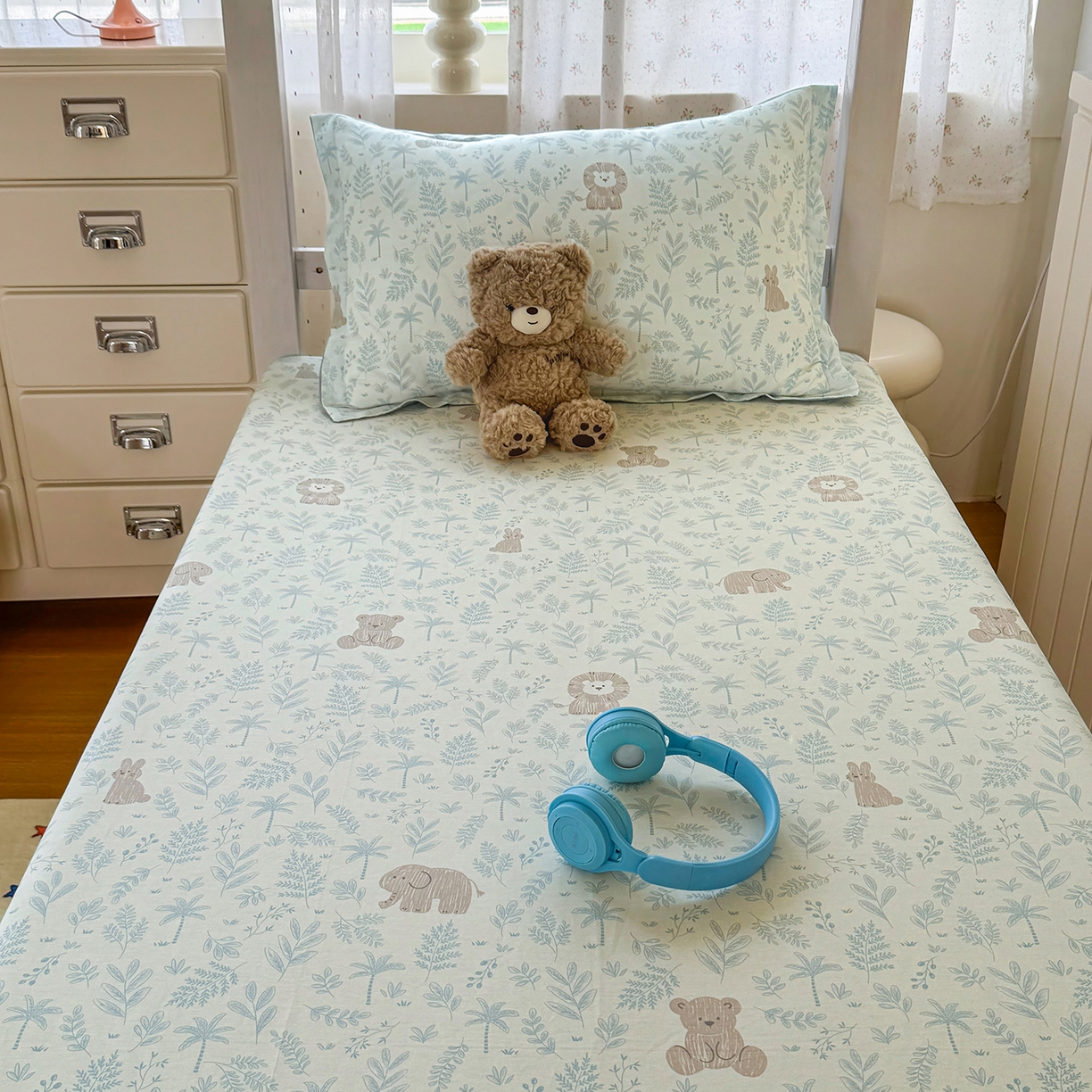 91家纺网 家纺一手货源 找家纺 尚帛 2026新款全棉品质喷气印花爆款四件套 多规格套件 单品系列-学生款单床笠 森林小镇-兰