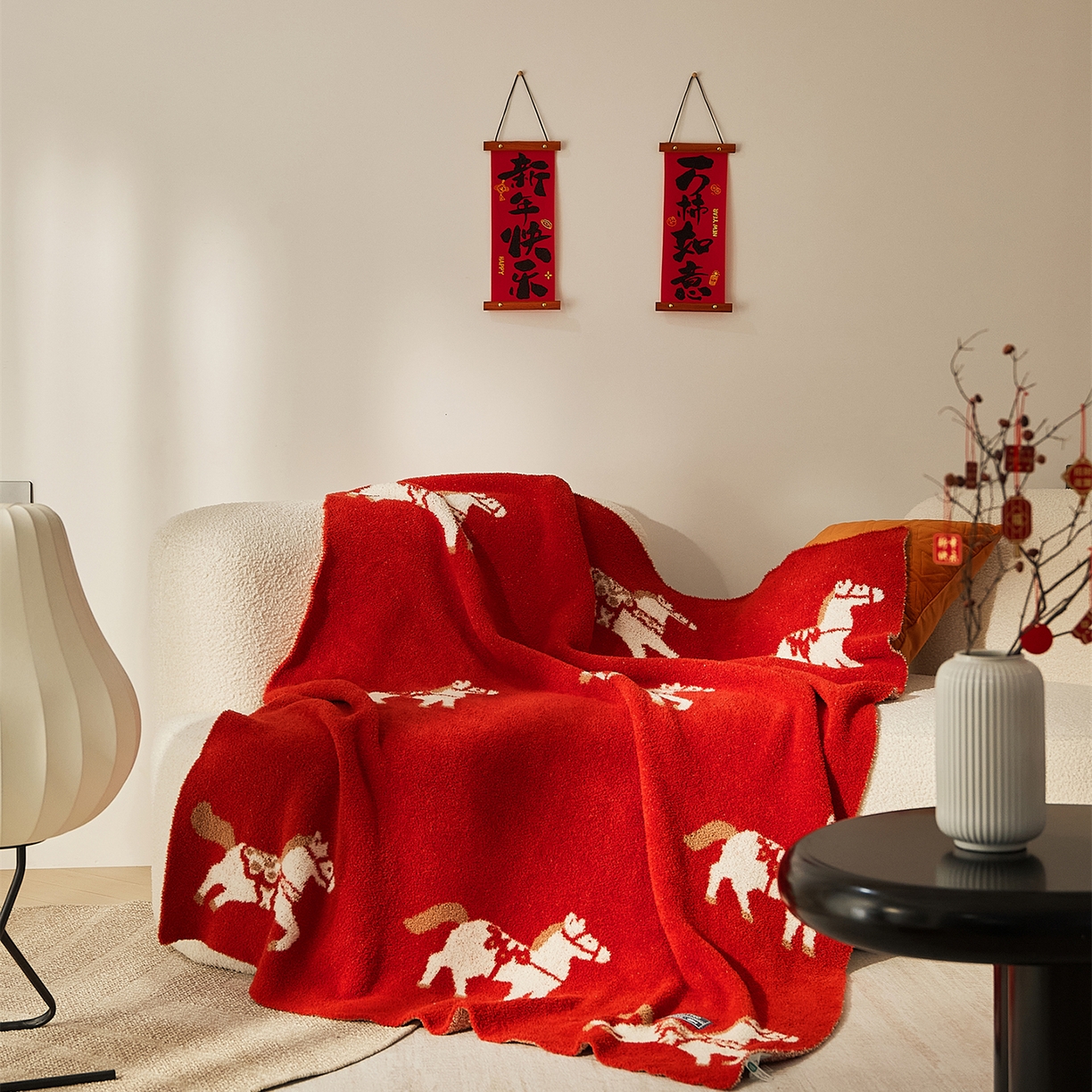 91家纺网 家纺一手货源 找家纺 （总）暖绵绵家纺 2026新款软糯半边绒马年盖毯-赤安（券后最低零售价：173元）