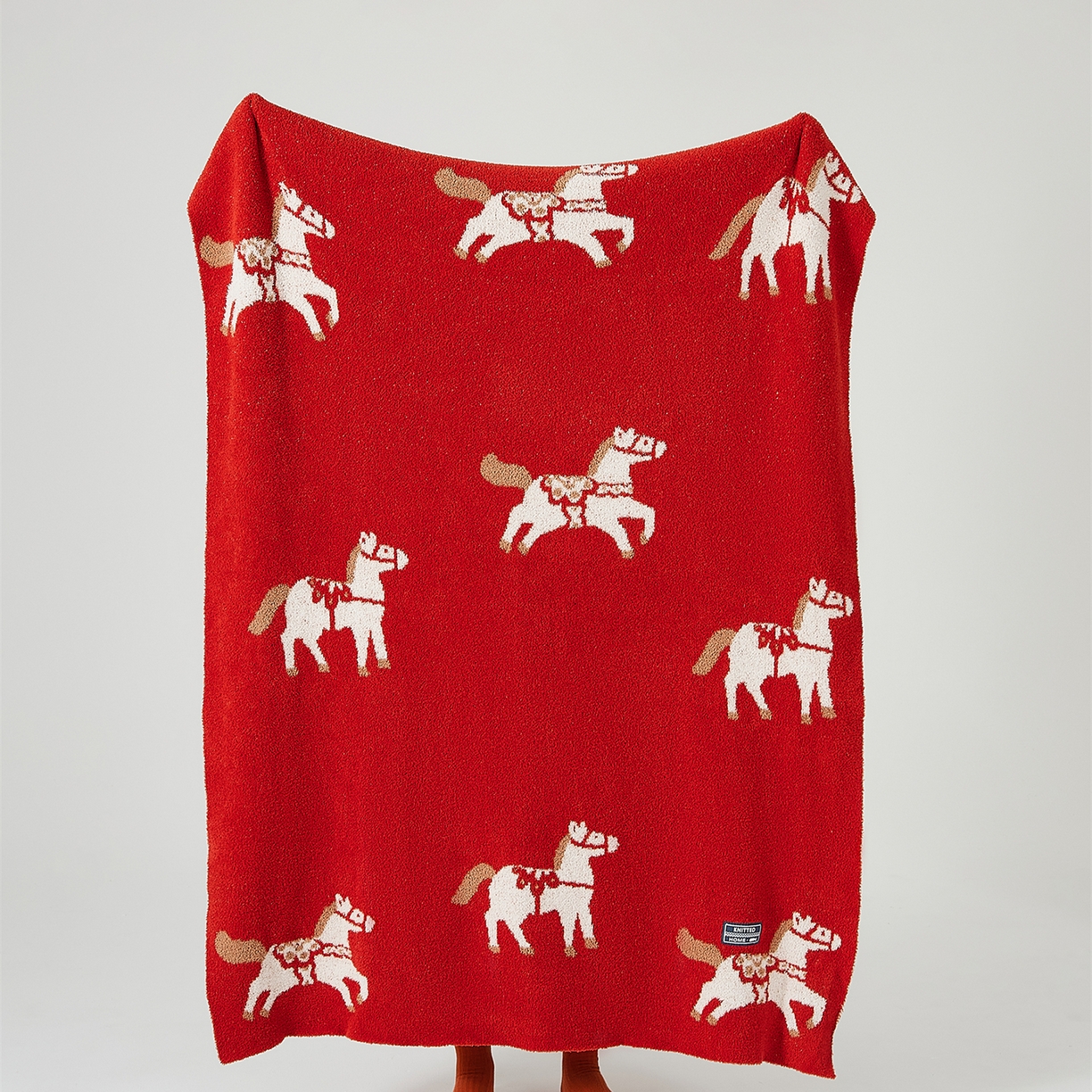 91家纺网 家纺一手货源 找家纺 （总）暖绵绵家纺 2026新款软糯半边绒马年盖毯-赤安（券后最低零售价：173元）