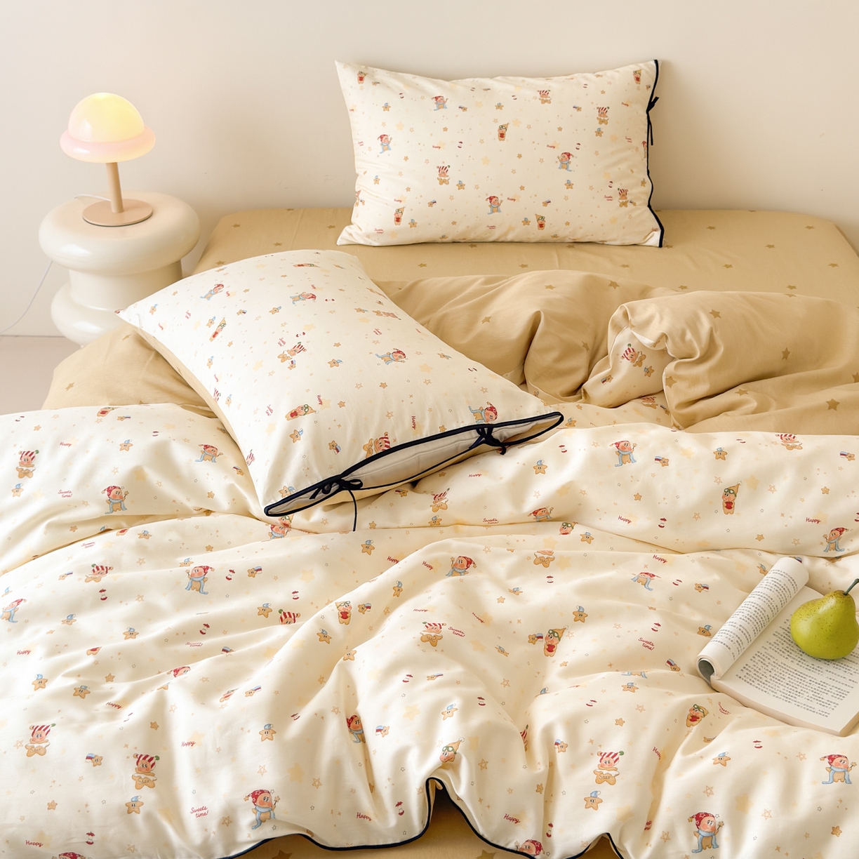 91家纺网 家纺一手货源 找家纺 乐童家纺 2026新款嵌绳蝴蝶结丝带工艺款小红色热推四件套 快乐小町