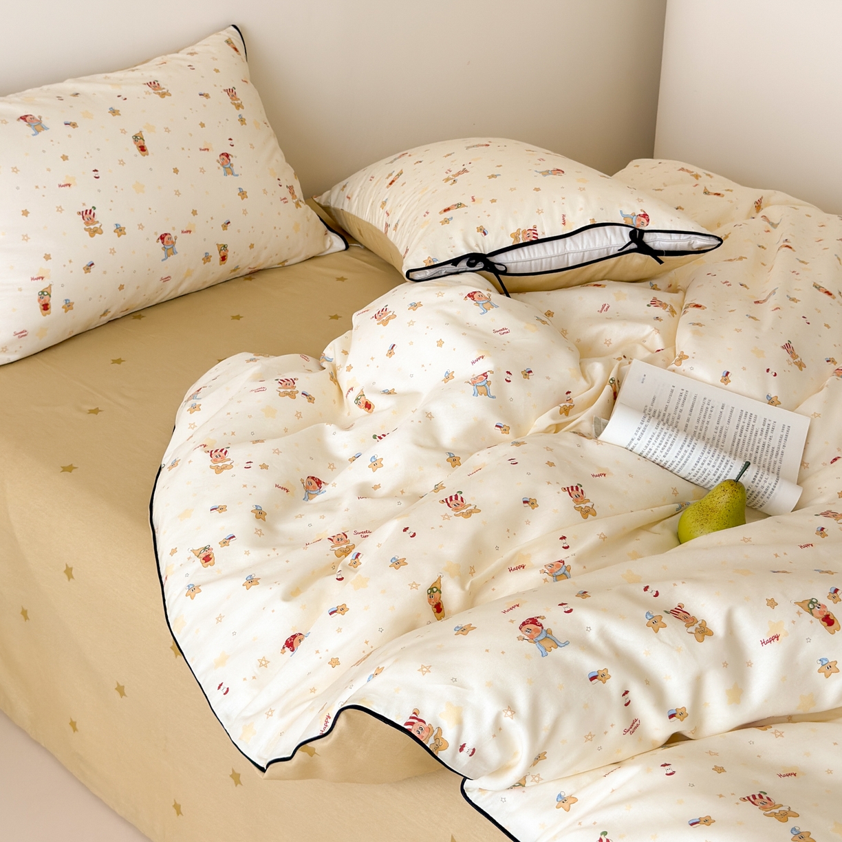 91家纺网 家纺一手货源 找家纺 乐童家纺 2026新款嵌绳蝴蝶结丝带工艺款小红色热推四件套 快乐小町