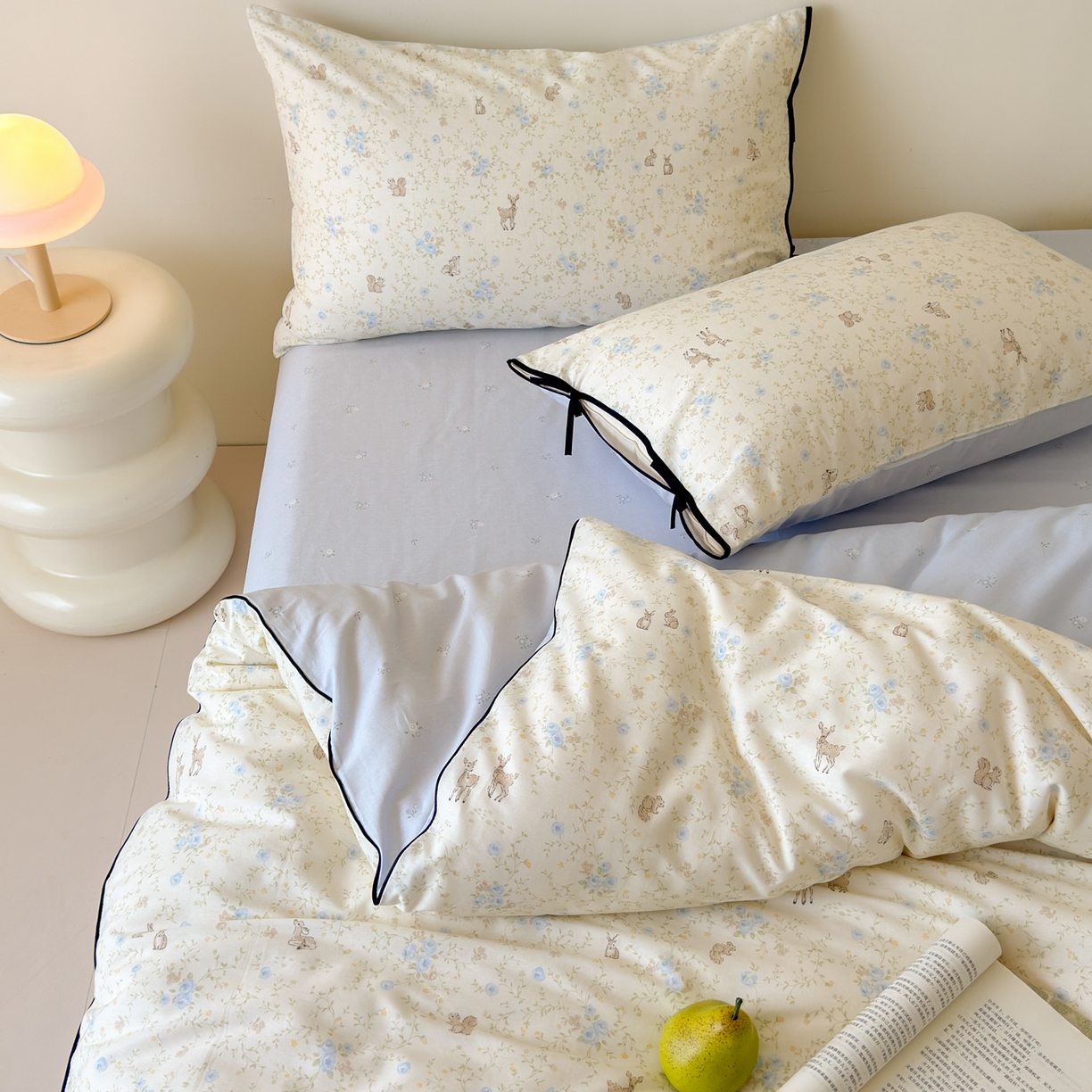 91家纺网 家纺一手货源 找家纺 乐童家纺 2026新款嵌绳蝴蝶结丝带工艺款小红色热推四件套 林间蜜语