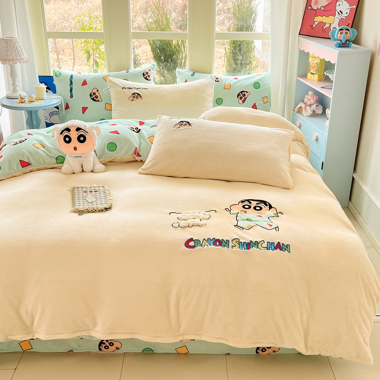 91家纺网 家纺一手货源 找家纺 （总）桃子家居 2026新款A类蜡笔小新授权兔毛贴布绣毛巾绣印加绣卡通加厚牛奶绒系列四件套