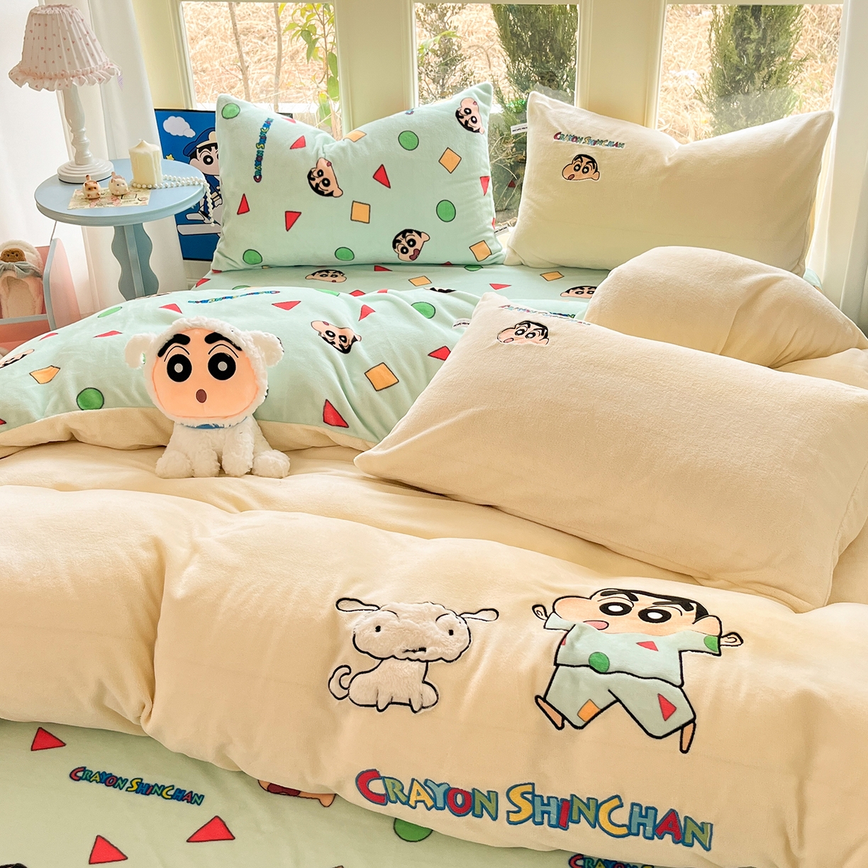 91家纺网 家纺一手货源 找家纺 （总）桃子家居 2026新款A类蜡笔小新授权兔毛贴布绣毛巾绣印加绣卡通加厚牛奶绒系列四件套