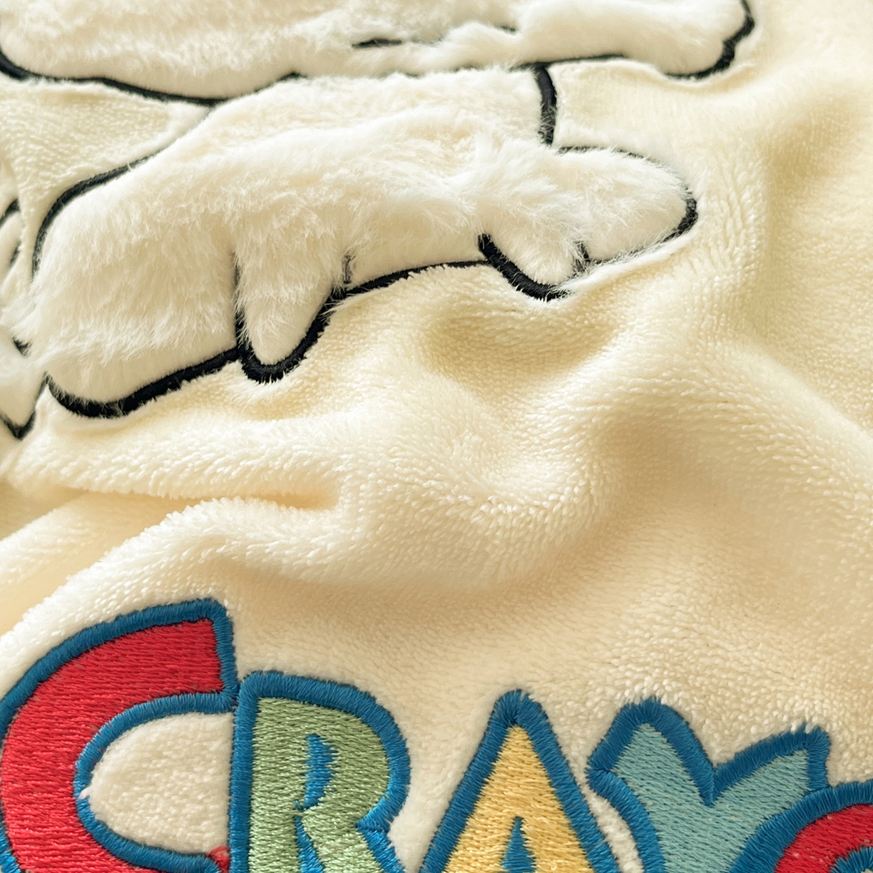 91家纺网 家纺一手货源 找家纺 （总）桃子家居 2026新款A类蜡笔小新授权兔毛贴布绣毛巾绣印加绣卡通加厚牛奶绒系列四件套