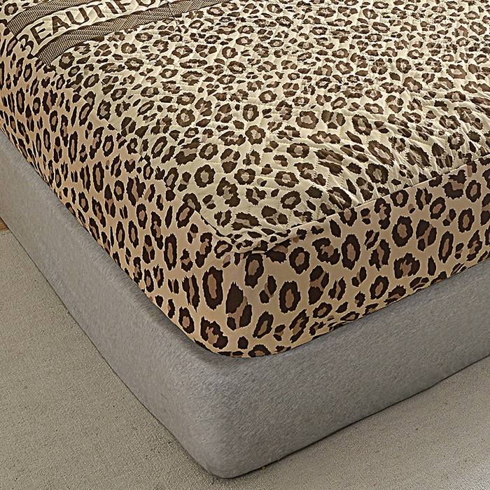 91家纺网 家纺一手货源 找家纺 柏钧家纺 2026新品外贸亚马逊豹纹防水夹棉床笠电商速卖通床罩可定制尺寸回字格系列 漫妙