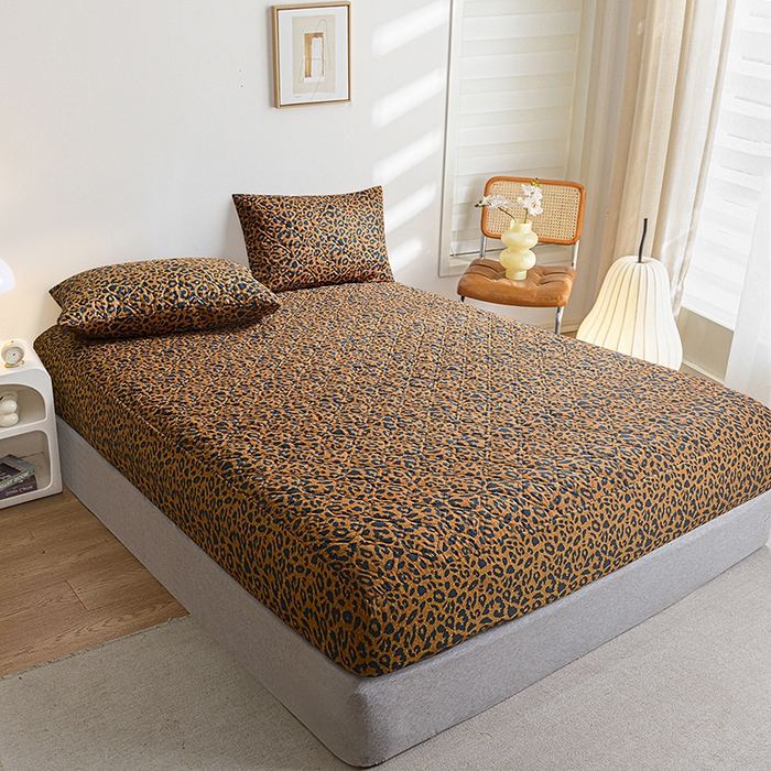 91家纺网 家纺一手货源 找家纺 柏钧家纺 2026新品外贸亚马逊豹纹防水夹棉床笠电商速卖通床罩可定制尺寸回字格系列 芬兰