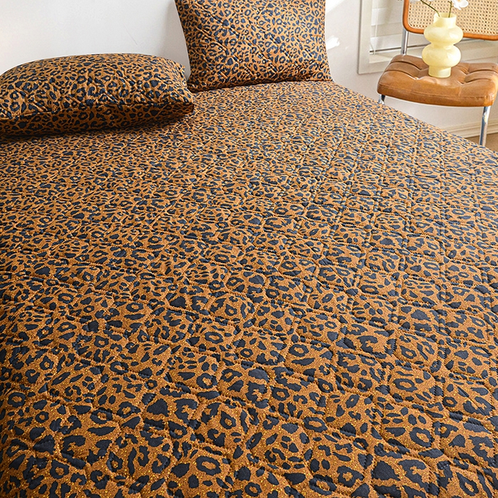 91家纺网 家纺一手货源 找家纺 柏钧家纺 2026新品外贸亚马逊豹纹防水夹棉床笠电商速卖通床罩可定制尺寸回字格系列 芬兰