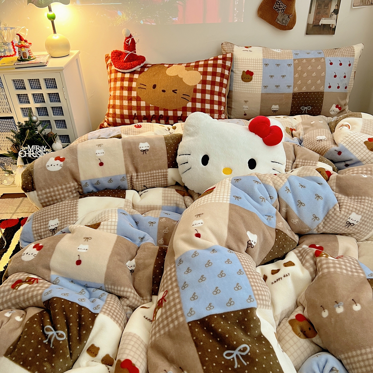 91家纺网 家纺一手货源 找家纺 桃子家居 2026新款A类数码印花混搭冬季新年限定猫咪小马加厚牛奶绒四件套 绒-樱桃猫猫咖