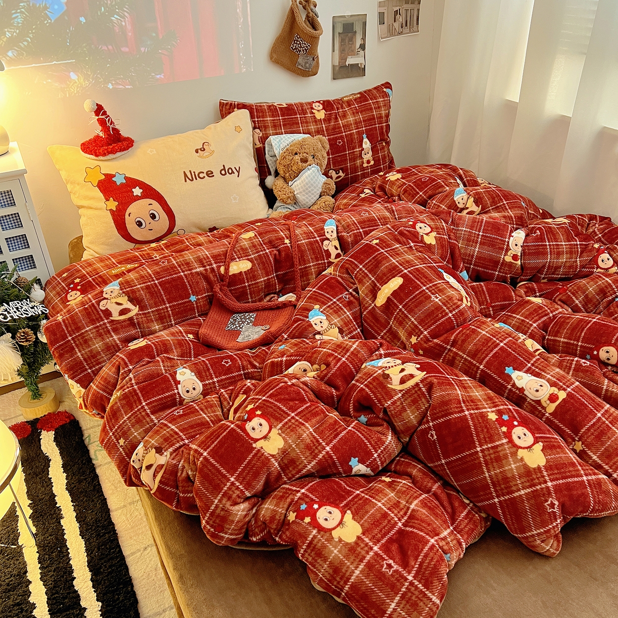 91家纺网 家纺一手货源 找家纺 桃子家居 2026新款A类数码印花混搭冬季新年限定猫咪小马加厚牛奶绒四件套 绒-棕糖木马