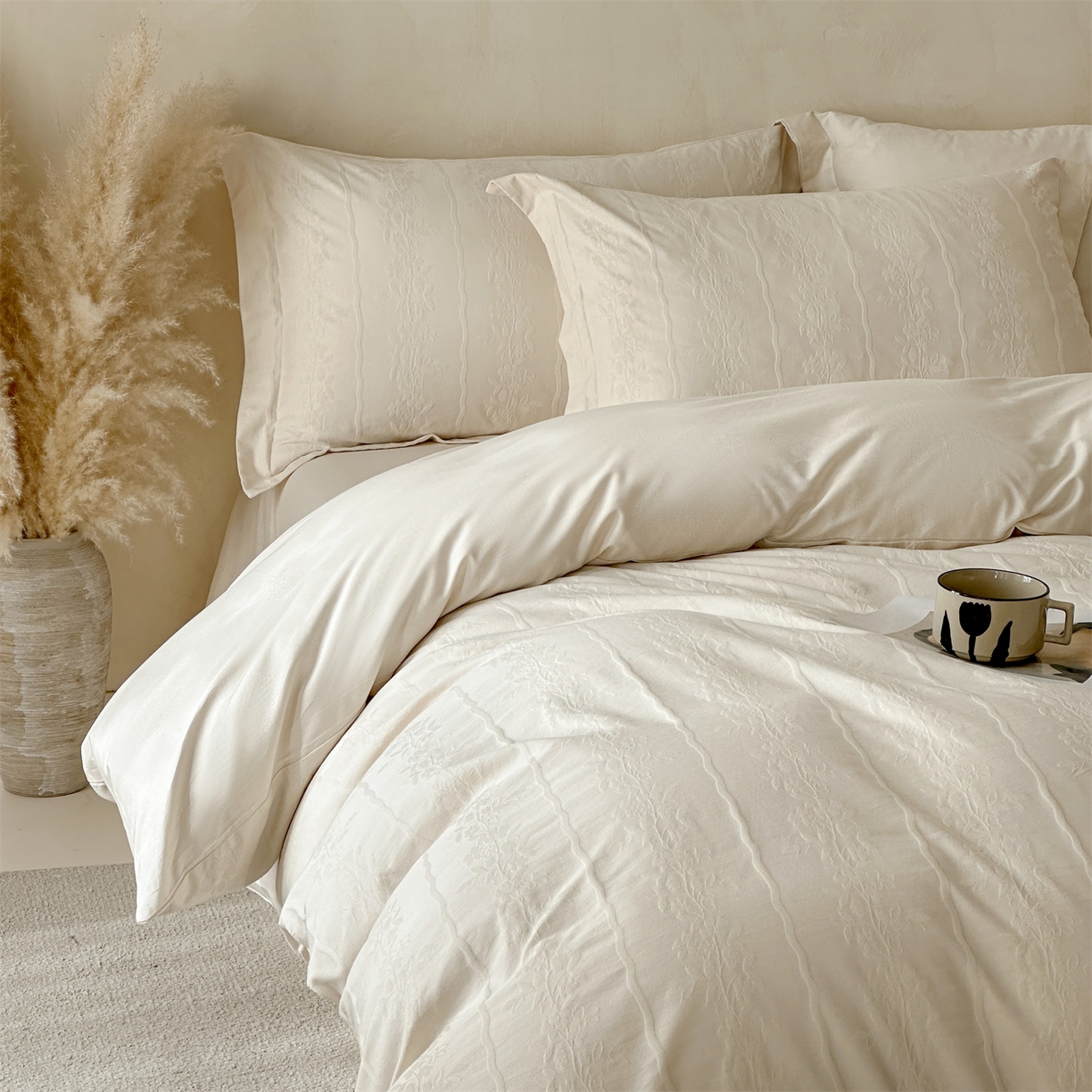 91家纺网 家纺一手货源 找家纺 笙意家纺 2026新款A版60S亮面提花B版13372全棉四件套 浪漫情缘-奶昔白