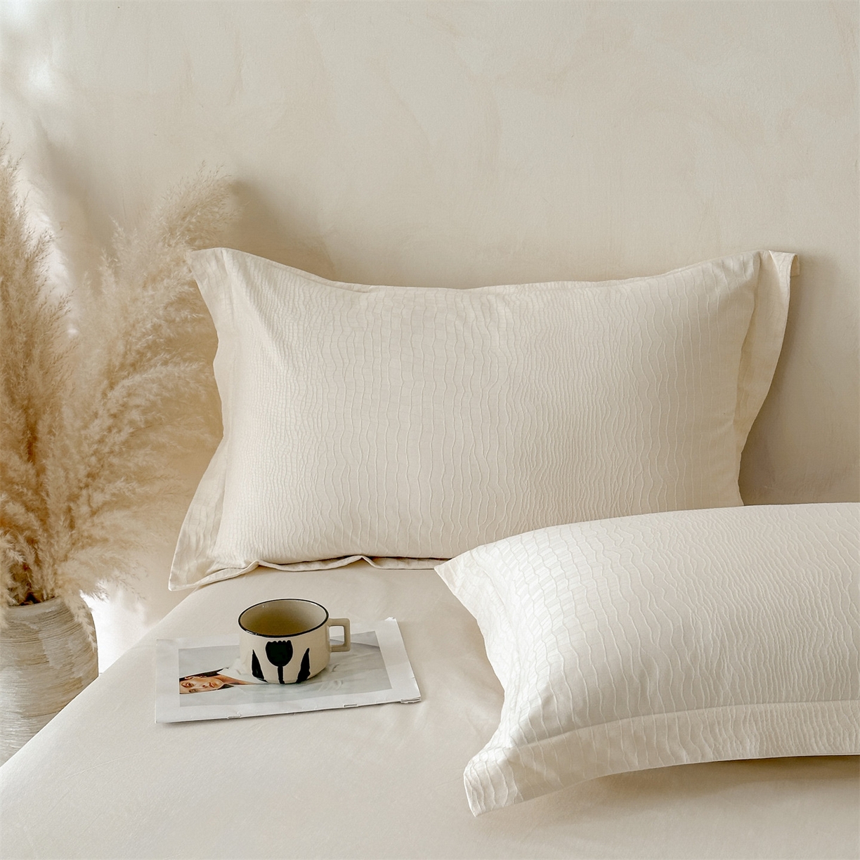 91家纺网 家纺一手货源 找家纺 笙意家纺 2026新款A版60S亮面提花B版13372全棉四件套 石烁-奶昔白