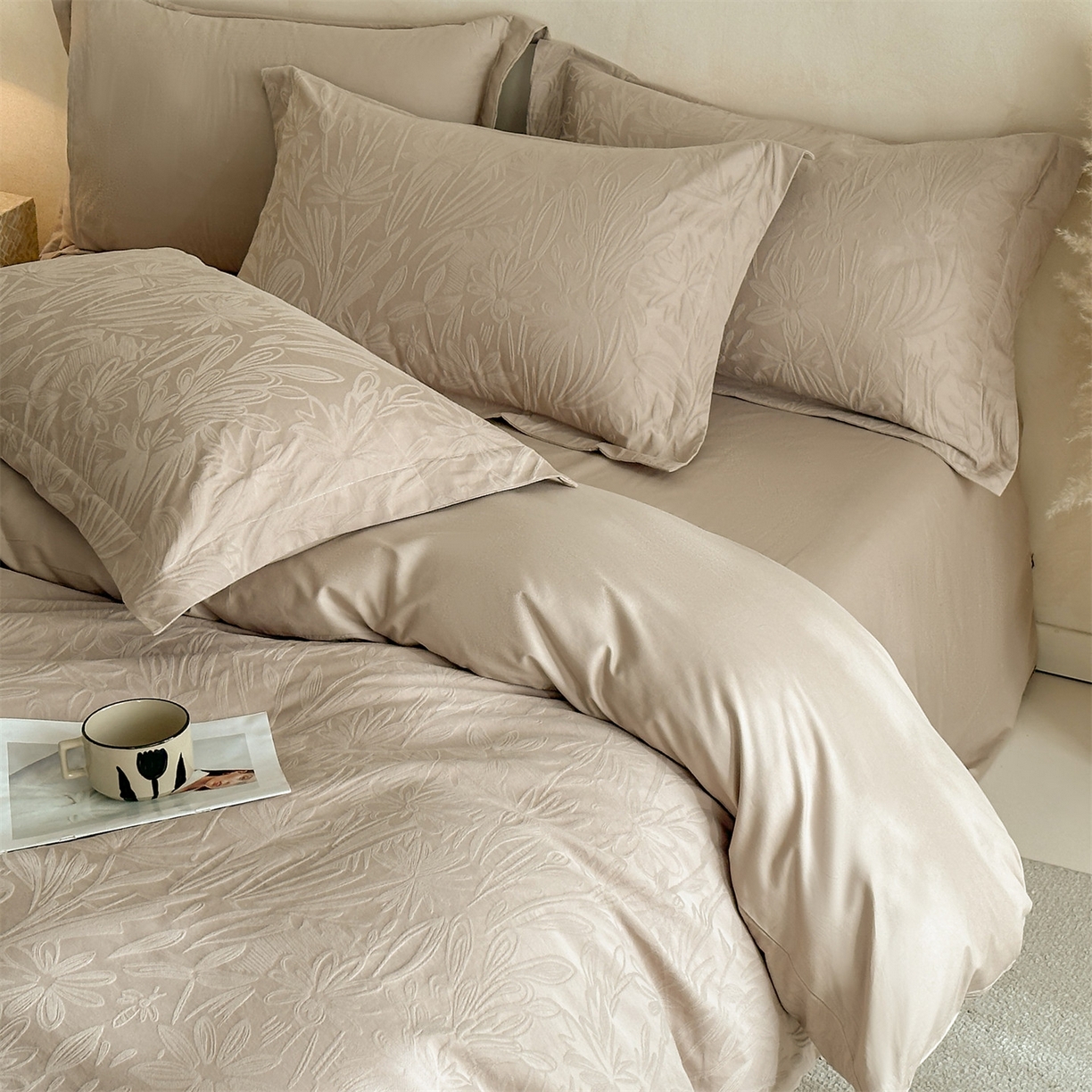 91家纺网 家纺一手货源 找家纺 笙意家纺 2026新款A版60S亮面提花B版13372全棉四件套 秘境-金属灰