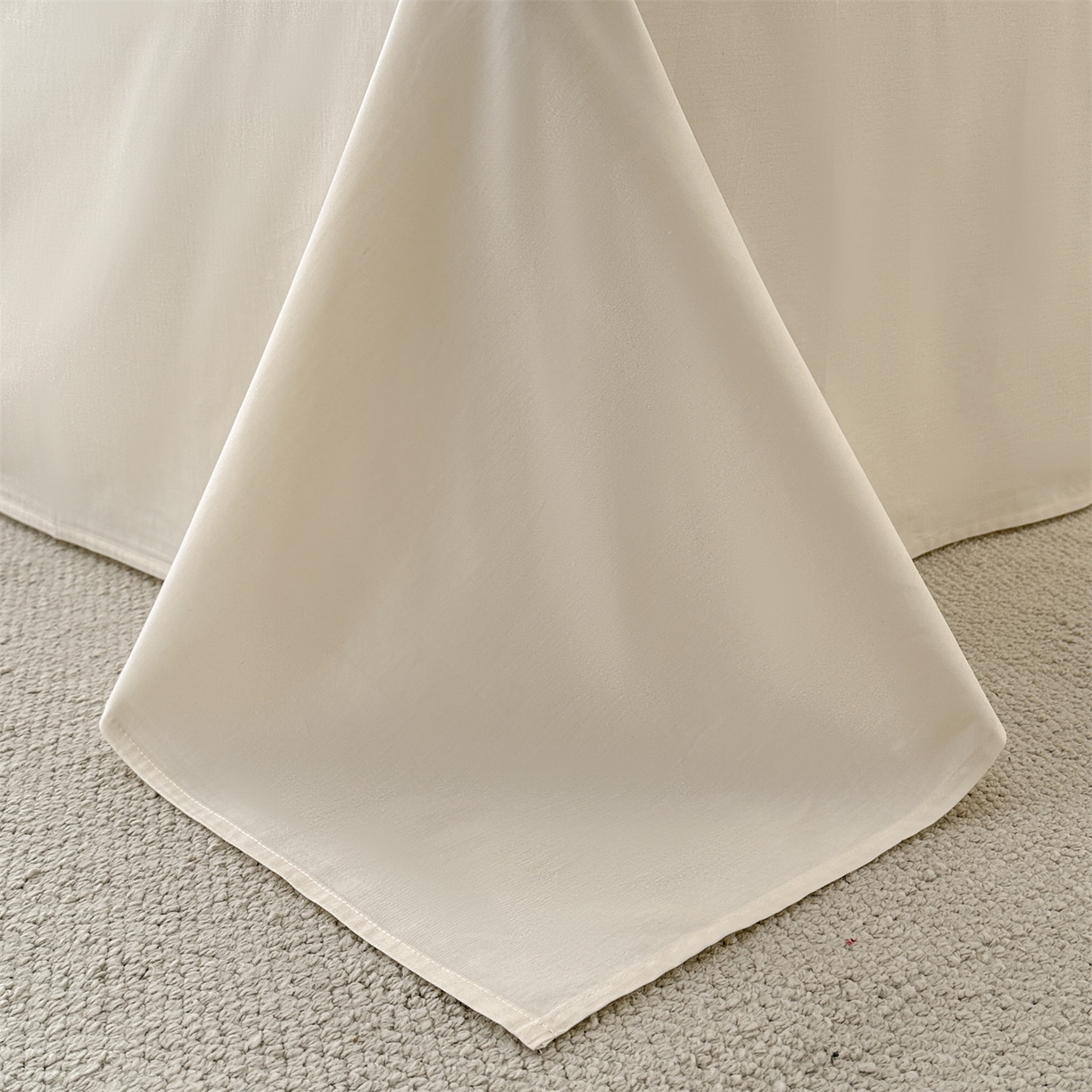 91家纺网 家纺一手货源 找家纺 笙意家纺 2026新款A版60S亮面提花B版13372全棉四件套 石烁-奶昔白