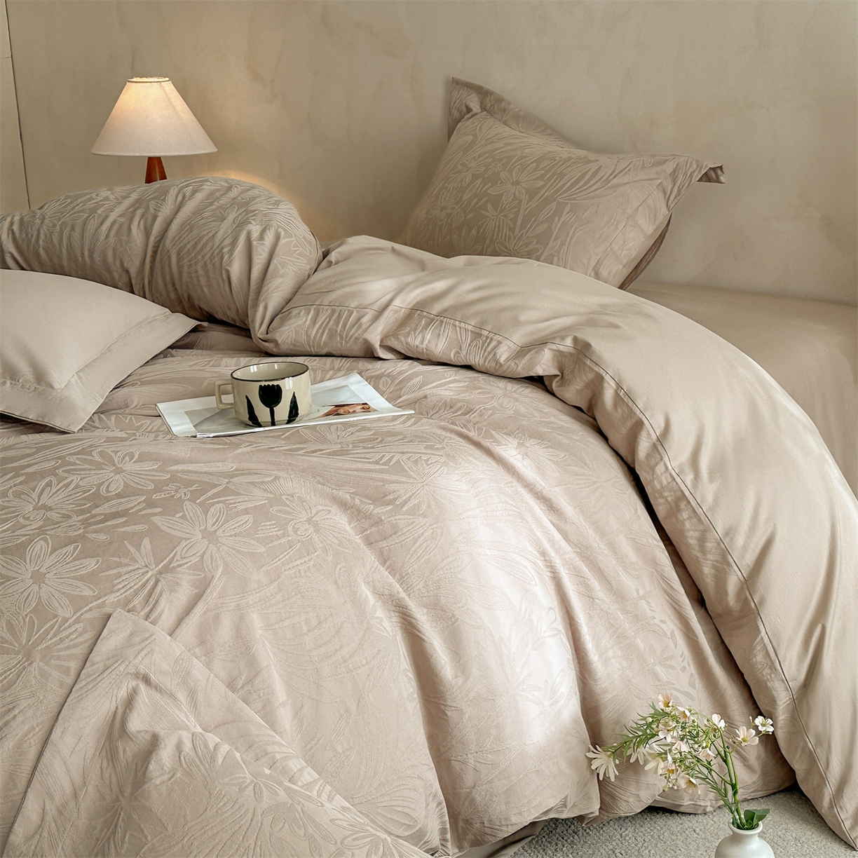 91家纺网 家纺一手货源 找家纺 笙意家纺 2026新款A版60S亮面提花B版13372全棉四件套 秘境-金属灰