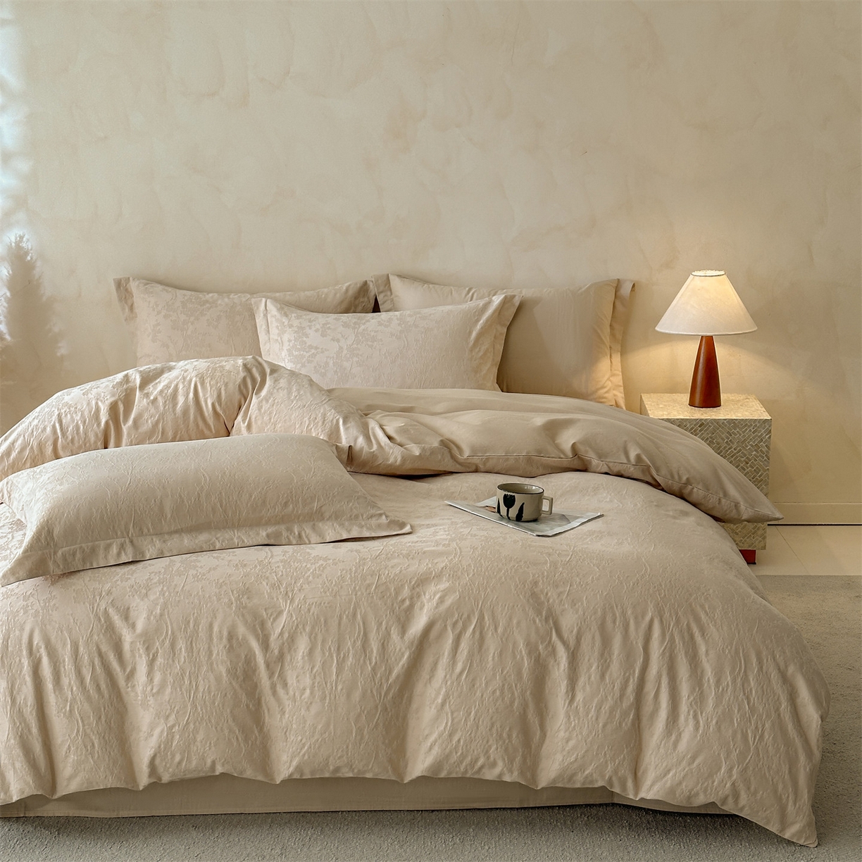 91家纺网 家纺一手货源 找家纺 笙意家纺 2026新款A版60S亮面提花B版13372全棉四件套 梦幻花园-米杏