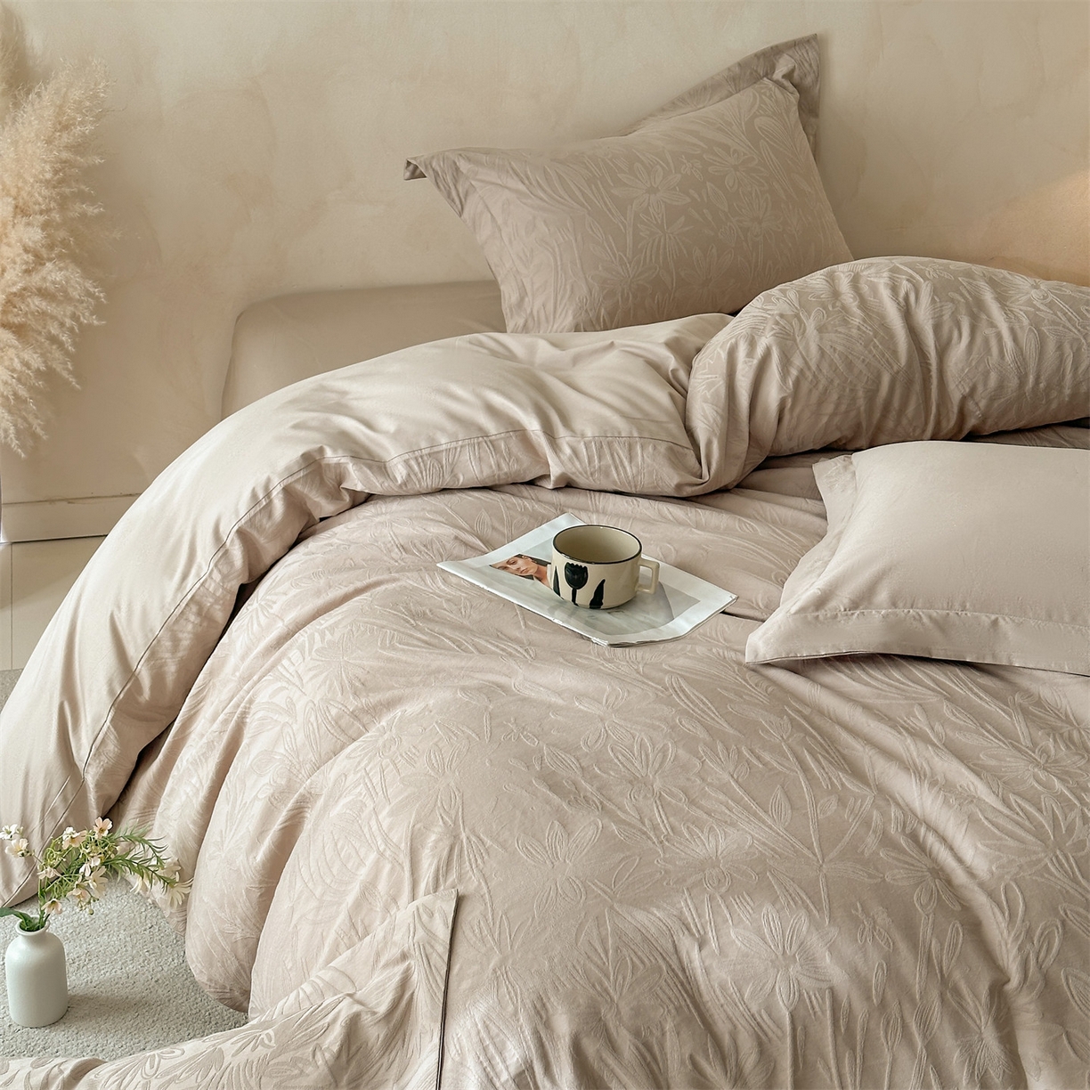 91家纺网 家纺一手货源 找家纺 笙意家纺 2026新款A版60S亮面提花B版13372全棉四件套 秘境-金属灰