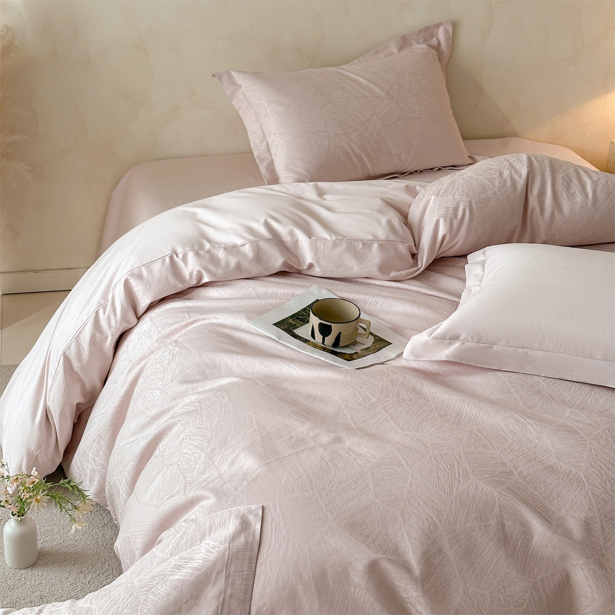 91家纺网 家纺一手货源 找家纺 笙意家纺 2026新款A版60S亮面提花B版13372全棉四件套 夏梦-粉