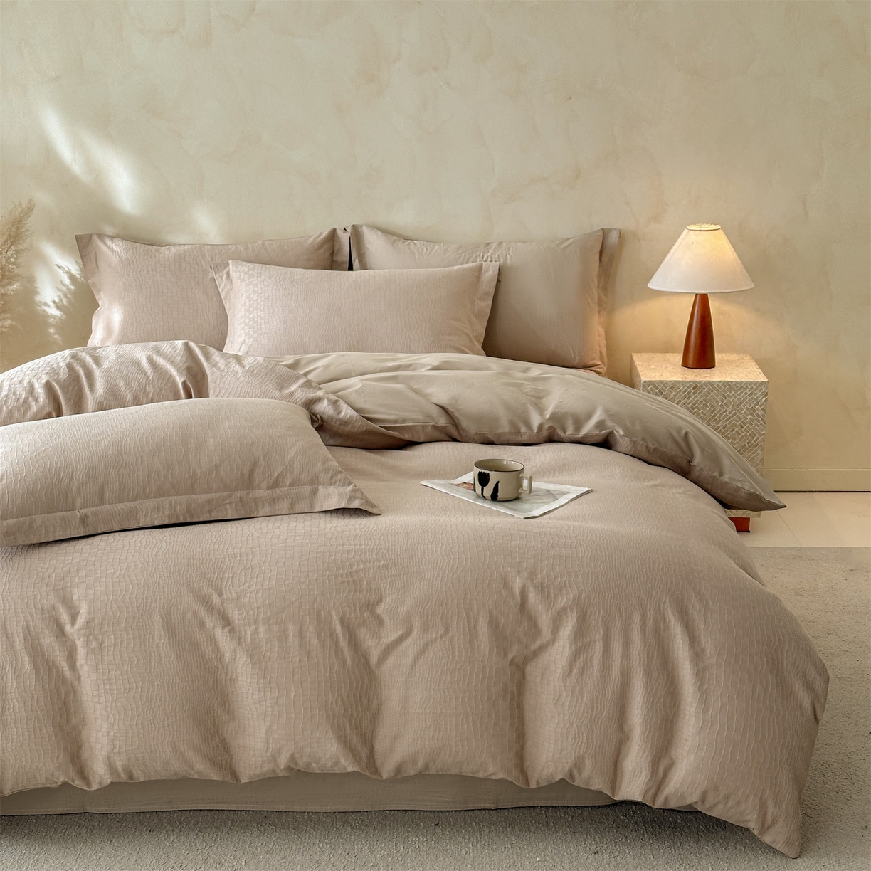 91家纺网 家纺一手货源 找家纺 笙意家纺 2026新款A版60S亮面提花B版13372全棉四件套 石烁-金属灰