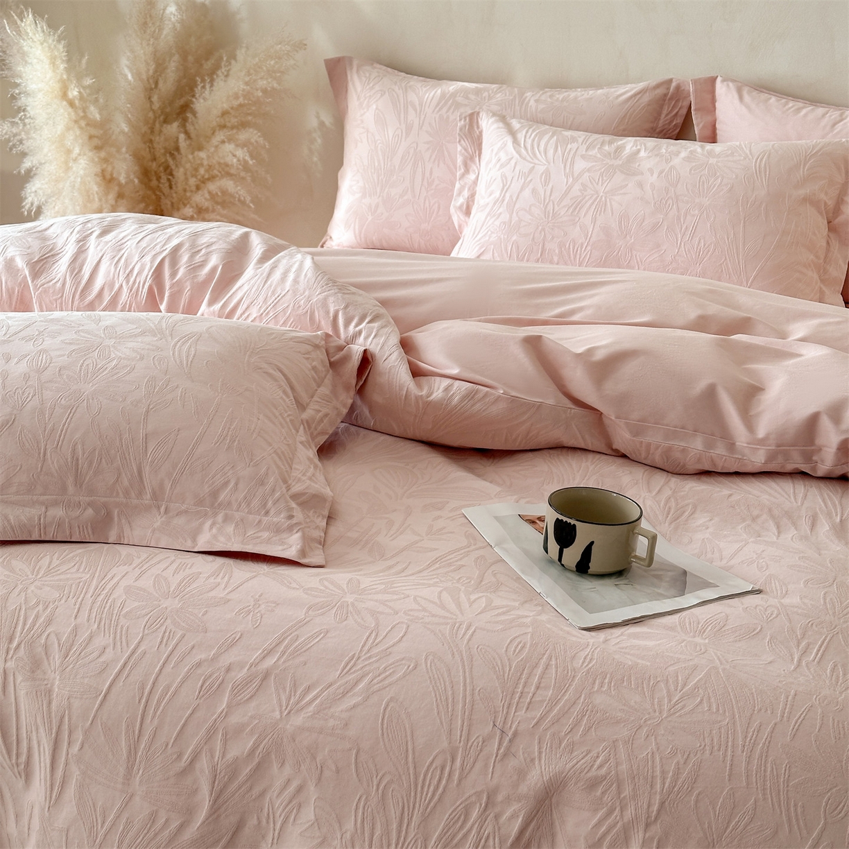 91家纺网 家纺一手货源 找家纺 笙意家纺 2026新款A版60S亮面提花B版13372全棉四件套 秘境-唯美粉