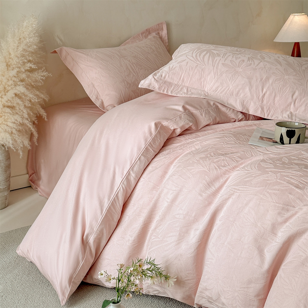 91家纺网 家纺一手货源 找家纺 笙意家纺 2026新款A版60S亮面提花B版13372全棉四件套 秘境-唯美粉