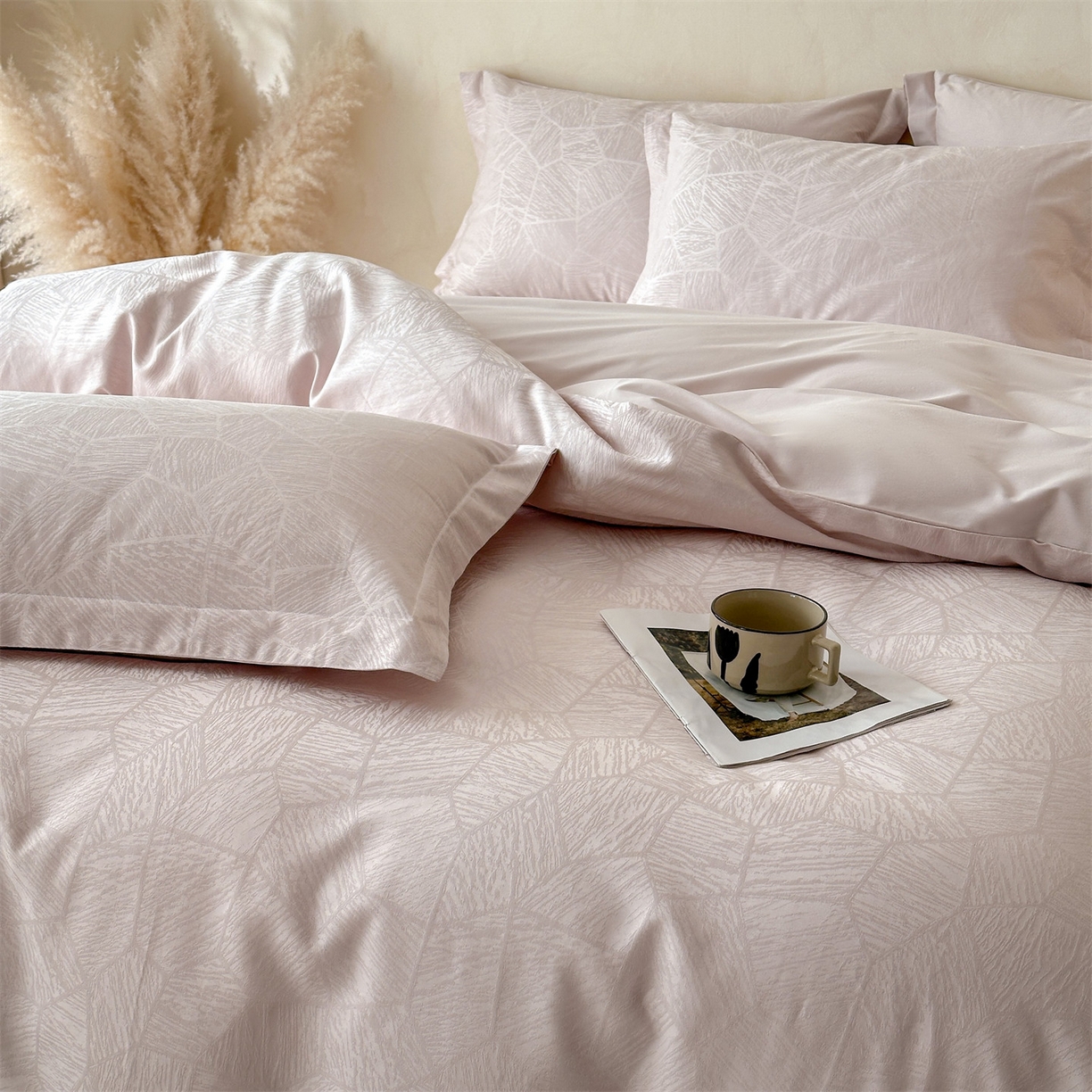 91家纺网 家纺一手货源 找家纺 笙意家纺 2026新款A版60S亮面提花B版13372全棉四件套 夏梦-粉