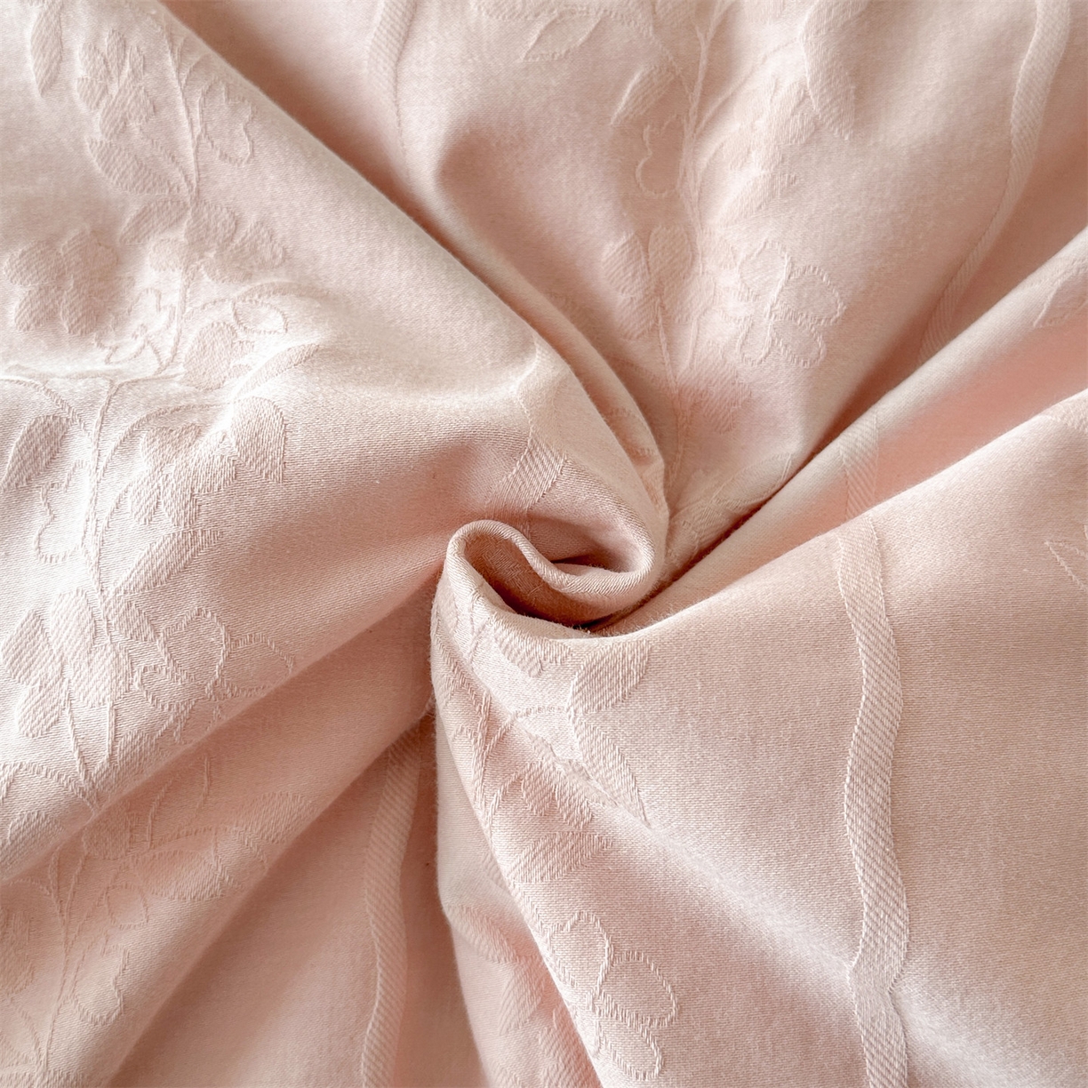 91家纺网 家纺一手货源 找家纺 笙意家纺 2026新款A版60S亮面提花B版13372全棉四件套 浪漫情缘-唯美粉