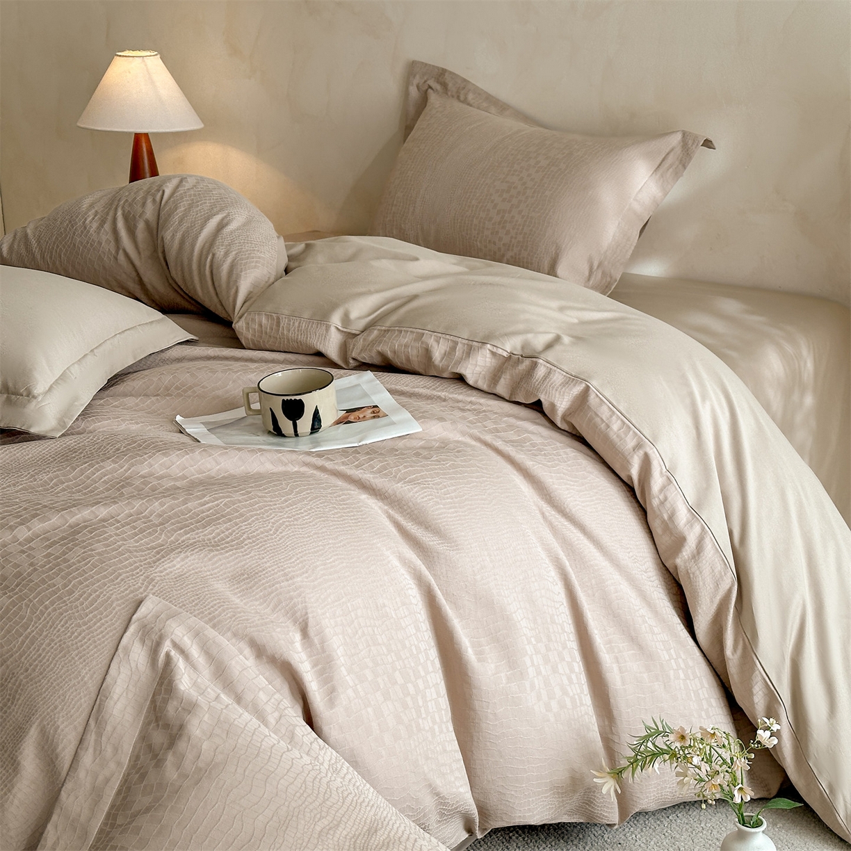 91家纺网 家纺一手货源 找家纺 笙意家纺 2026新款A版60S亮面提花B版13372全棉四件套 石烁-金属灰