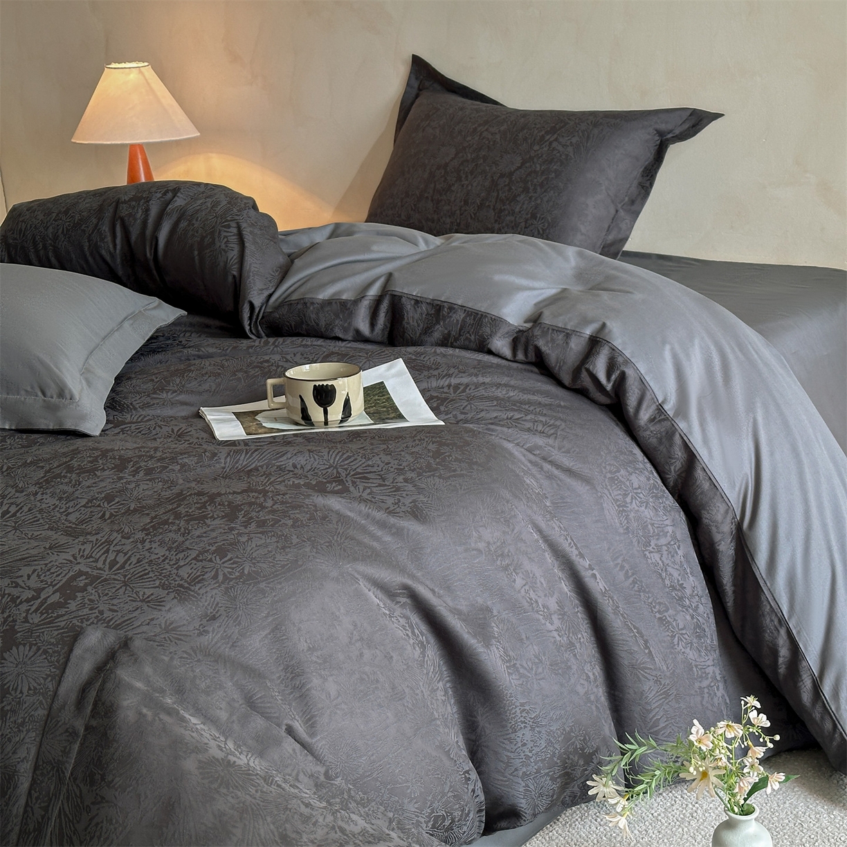 91家纺网 家纺一手货源 找家纺 笙意家纺 2026新款A版60S亮面提花B版13372全棉四件套 米萝-灰