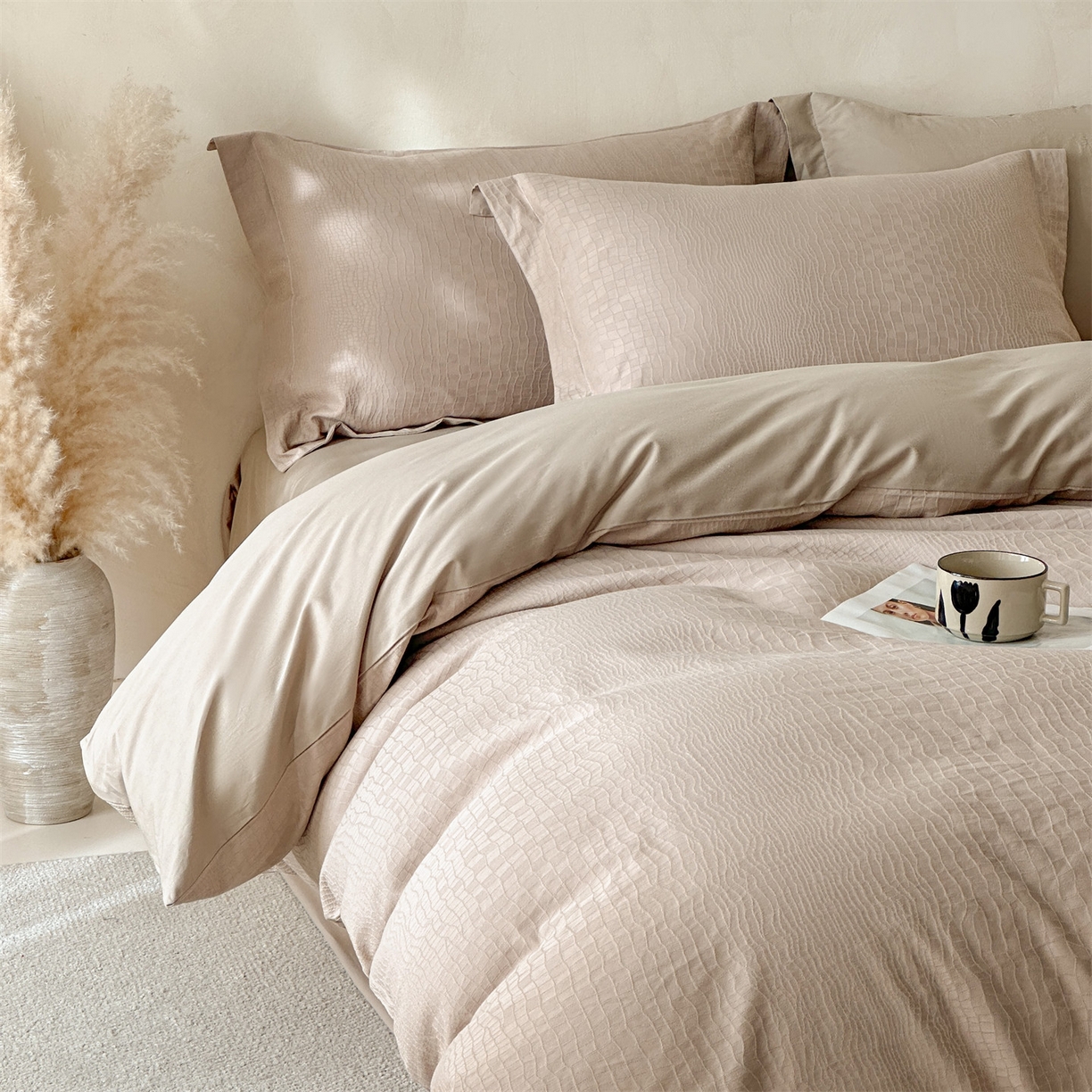 91家纺网 家纺一手货源 找家纺 笙意家纺 2026新款A版60S亮面提花B版13372全棉四件套 石烁-金属灰