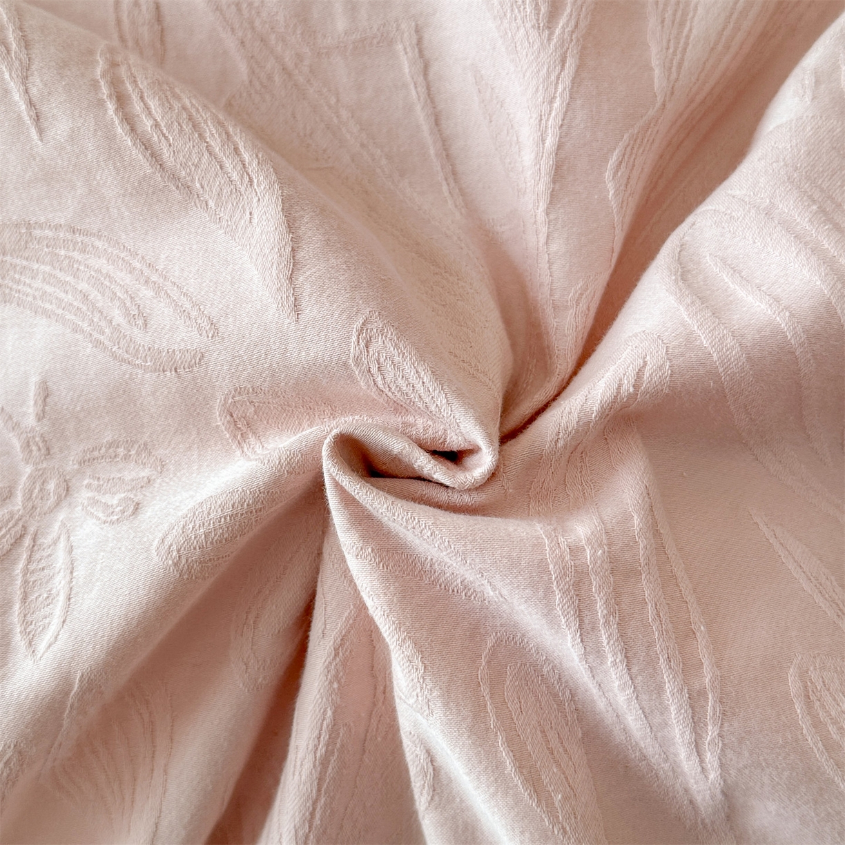 91家纺网 家纺一手货源 找家纺 笙意家纺 2026新款A版60S亮面提花B版13372全棉四件套 秘境-唯美粉