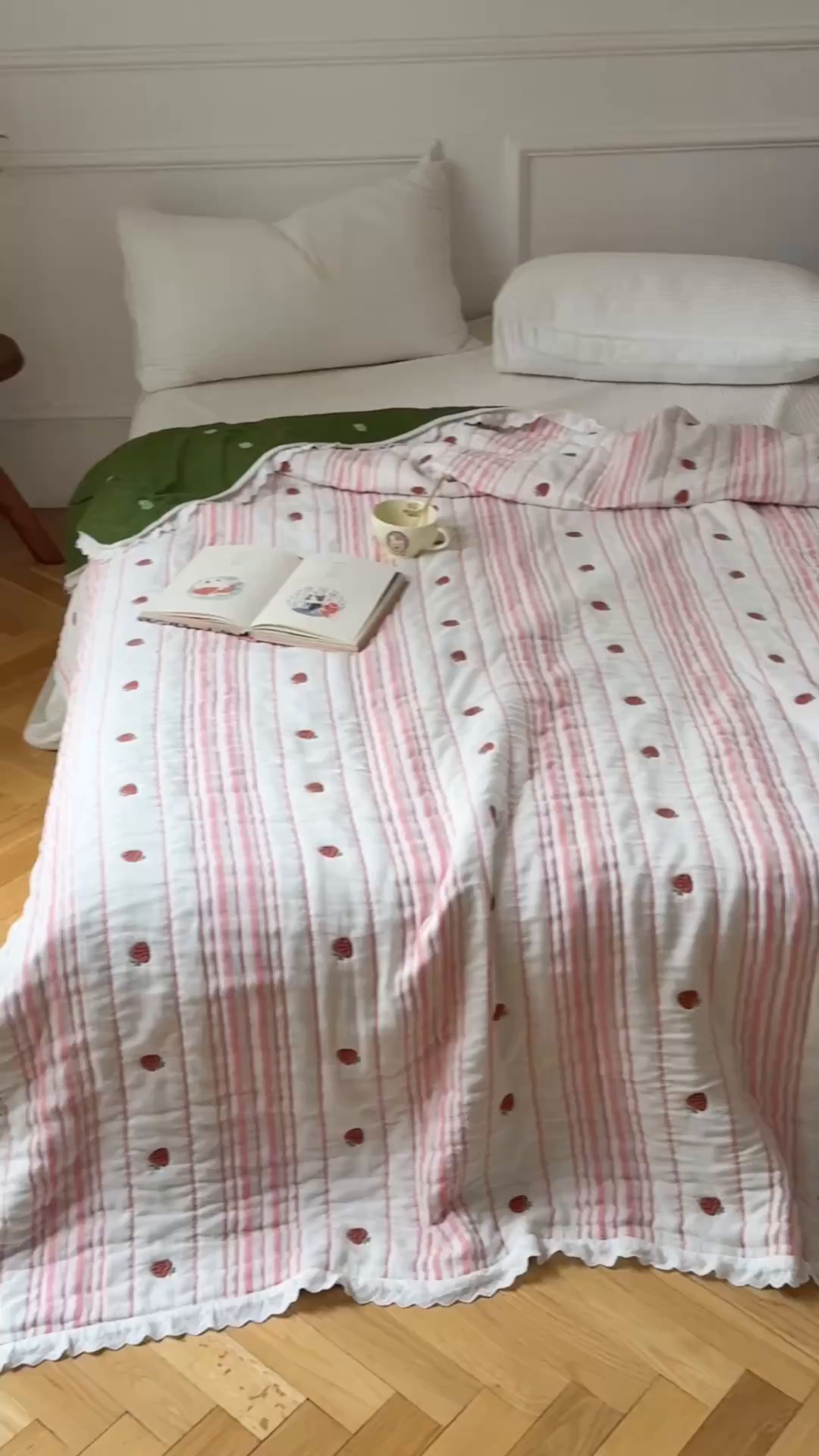 91家纺网 家纺一手货源 找家纺 沐瑟家纺 2026新款A类全棉纱布泡芙被春秋被被被子被芯 小草莓