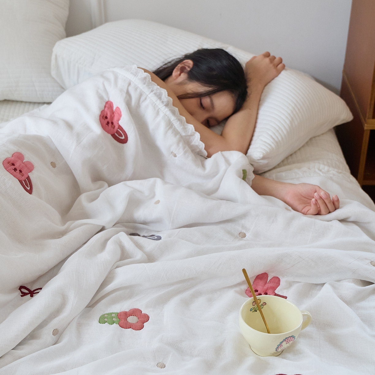 91家纺网 家纺一手货源 找家纺 沐瑟家纺 2026新款A类全棉纱布泡芙被春秋被被被子被芯 小熊发卡