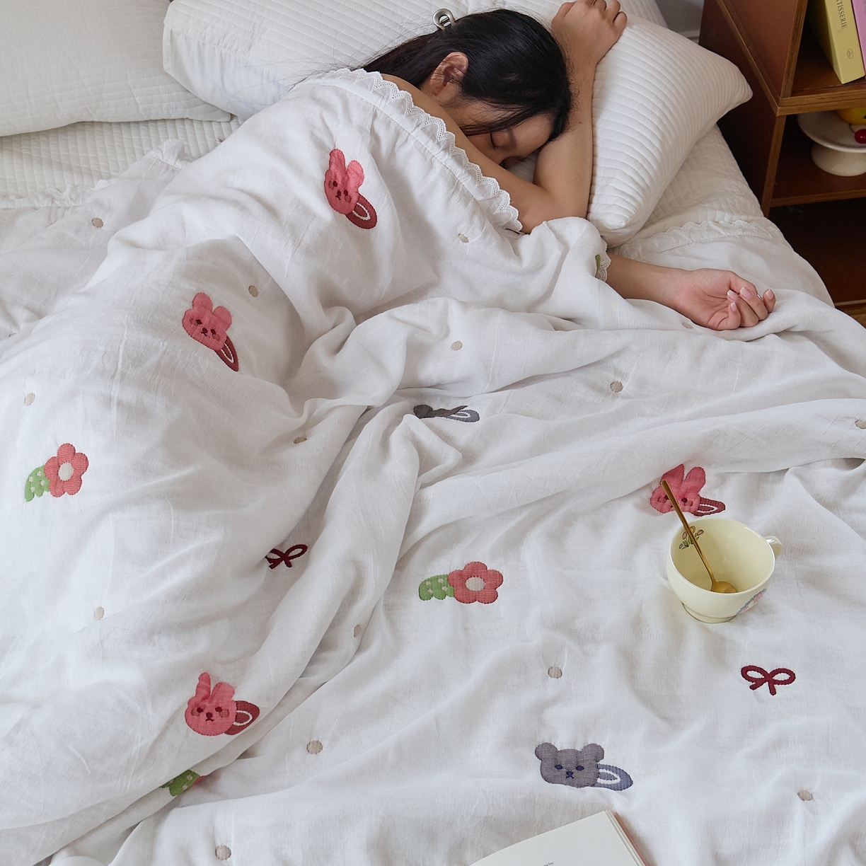 91家纺网 家纺一手货源 找家纺 沐瑟家纺 2026新款A类全棉纱布泡芙被春秋被被被子被芯 小熊发卡