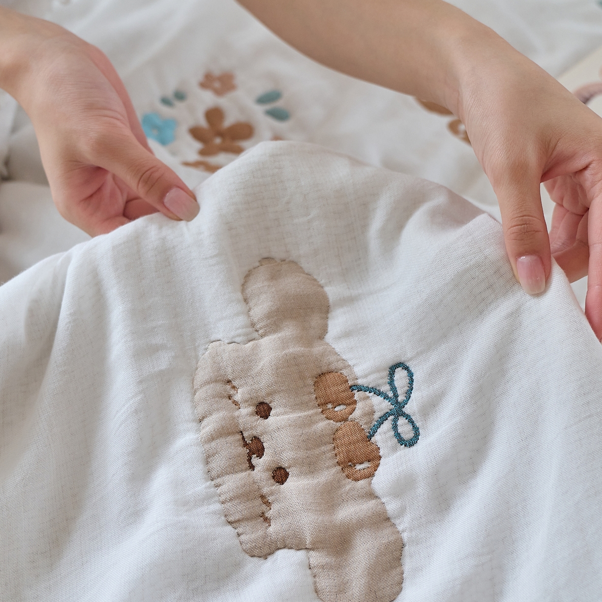 91家纺网 家纺一手货源 找家纺 沐瑟家纺 2026新款A类全棉纱布泡芙被春秋被被被子被芯 樱桃狗