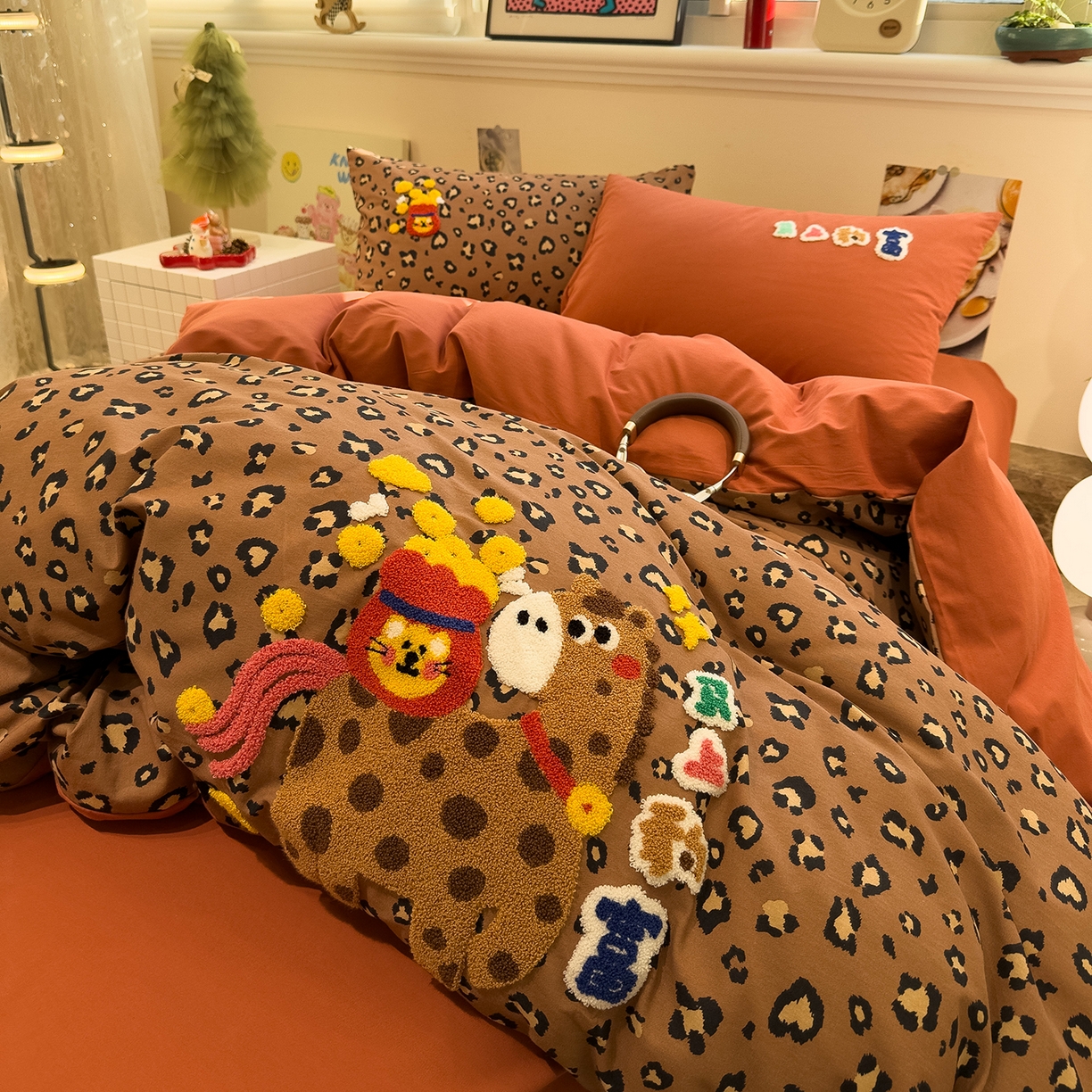 91家纺网 家纺一手货源 找家纺 珺柔家纺 2026新款马年全棉纯棉磨毛新春款四件套 马上豹富