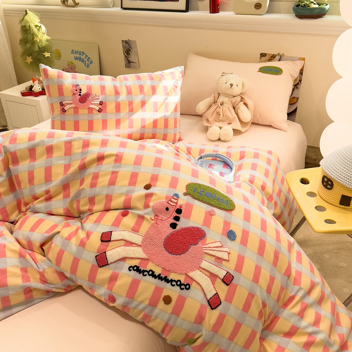 91家纺网 家纺一手货源 找家纺 珺柔家纺 2026新款马年全棉纯棉磨毛新春款四件套 小粉马