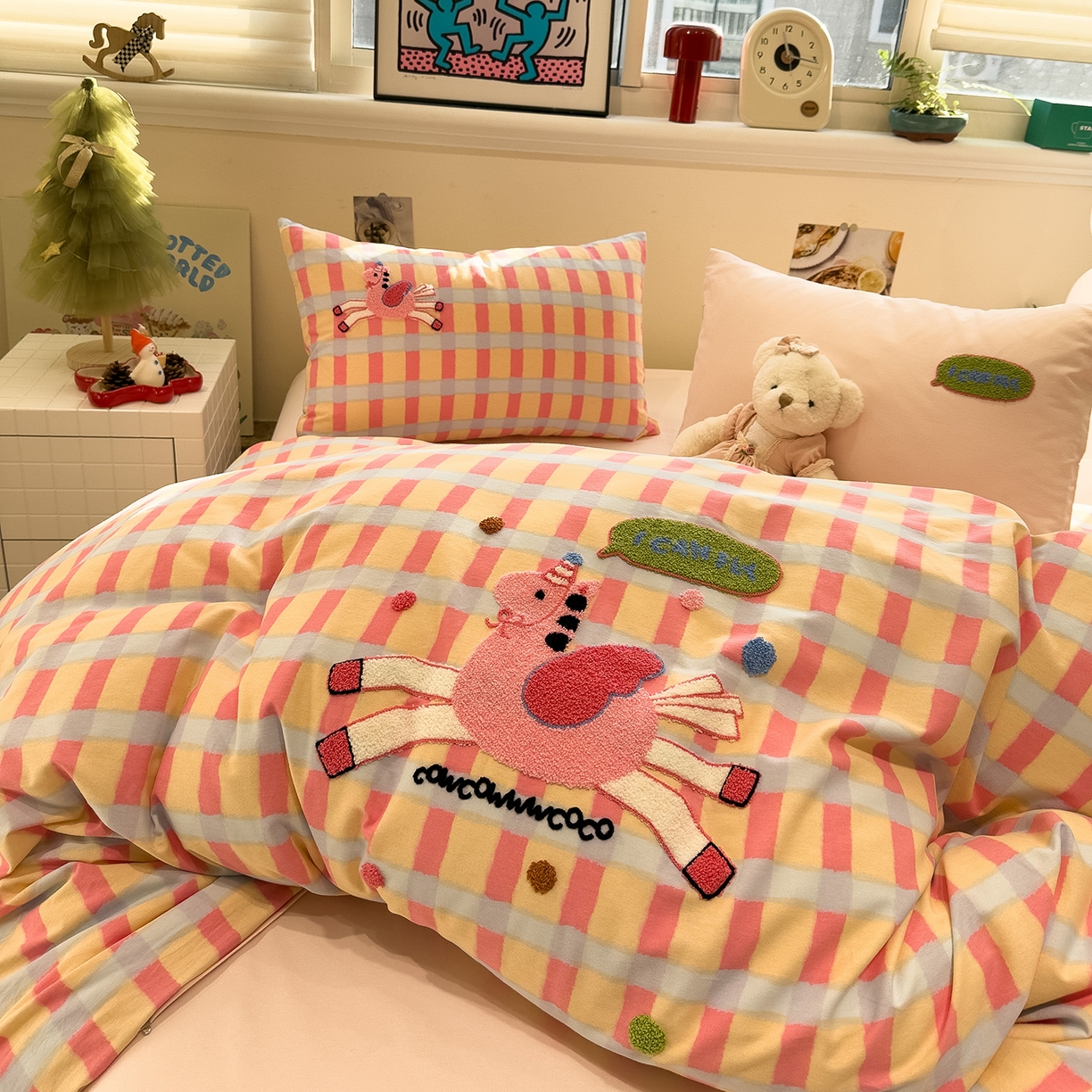 91家纺网 家纺一手货源 找家纺 珺柔家纺 2026新款马年全棉纯棉磨毛新春款四件套 小粉马