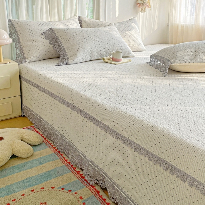 91家纺网 家纺一手货源 找家纺 源舜家纺 2026新款全棉双层纱棉花边榻榻米炕盖款 波点灰