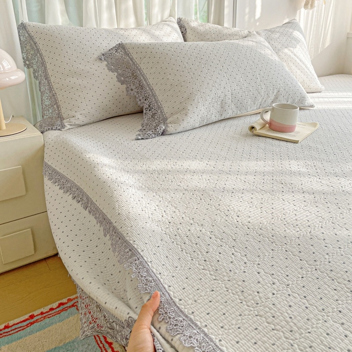 91家纺网 家纺一手货源 找家纺 源舜家纺 2026新款全棉双层纱棉花边榻榻米炕盖款 波点灰