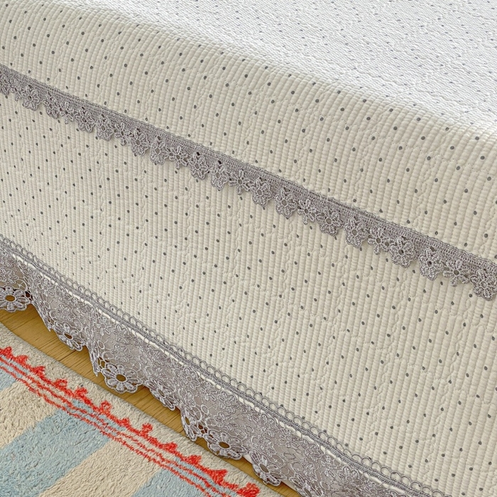 91家纺网 家纺一手货源 找家纺 源舜家纺 2026新款全棉双层纱棉花边榻榻米炕盖款 波点灰