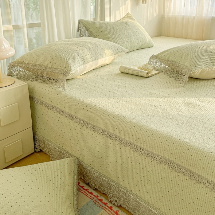 91家纺网 家纺一手货源 找家纺 源舜家纺 2026新款全棉双层纱棉花边榻榻米炕盖款 波点绿