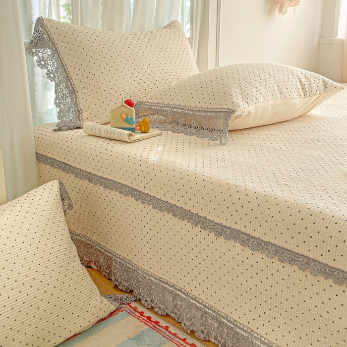91家纺网 家纺一手货源 找家纺 源舜家纺 2026新款全棉双层纱棉花边榻榻米炕盖款 波点米