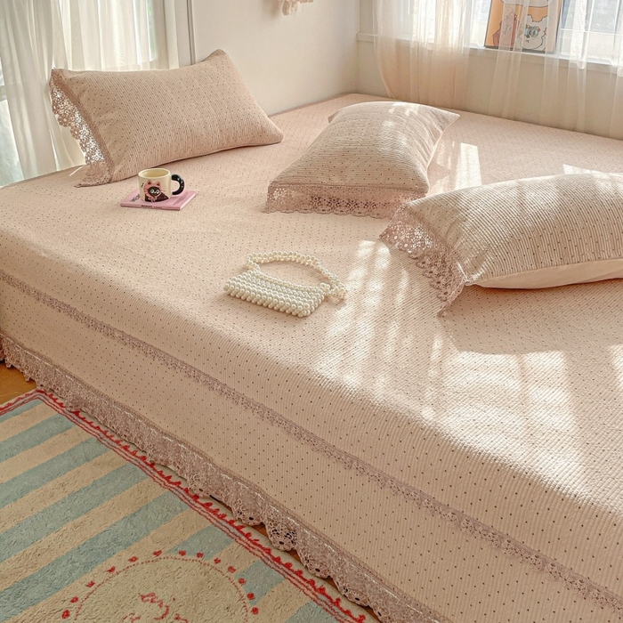 91家纺网 家纺一手货源 找家纺 源舜家纺 2026新款全棉双层纱棉花边榻榻米炕盖款 波点杏