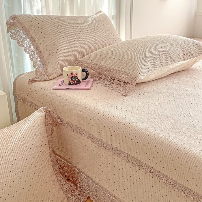 91家纺网 家纺一手货源 找家纺 源舜家纺 2026新款全棉双层纱棉花边榻榻米炕盖款 波点杏