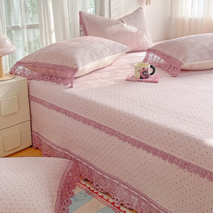 91家纺网 家纺一手货源 找家纺 源舜家纺 2026新款全棉双层纱棉花边榻榻米炕盖款 波点紫