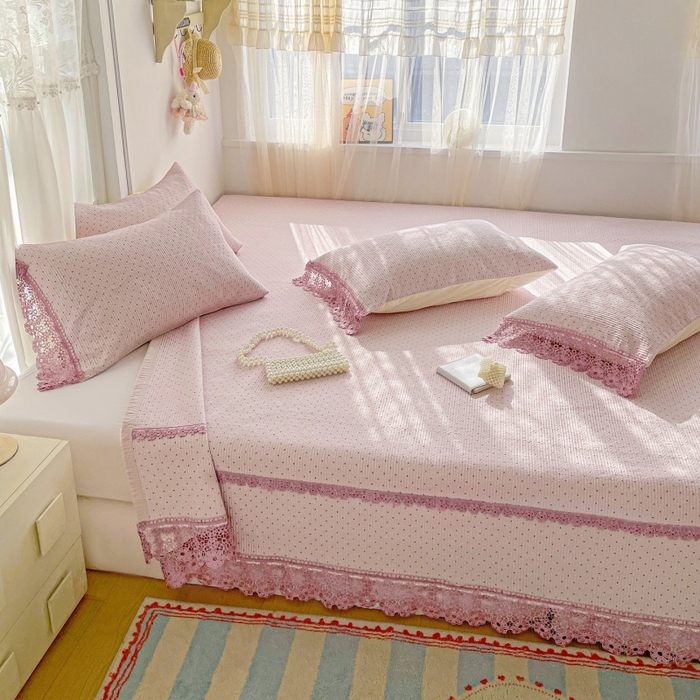 91家纺网 家纺一手货源 找家纺 源舜家纺 2026新款全棉双层纱棉花边榻榻米炕盖款 波点紫