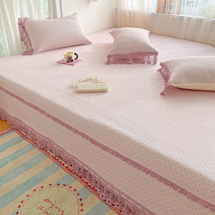 91家纺网 家纺一手货源 找家纺 源舜家纺 2026新款全棉双层纱棉花边榻榻米炕盖款 波点紫